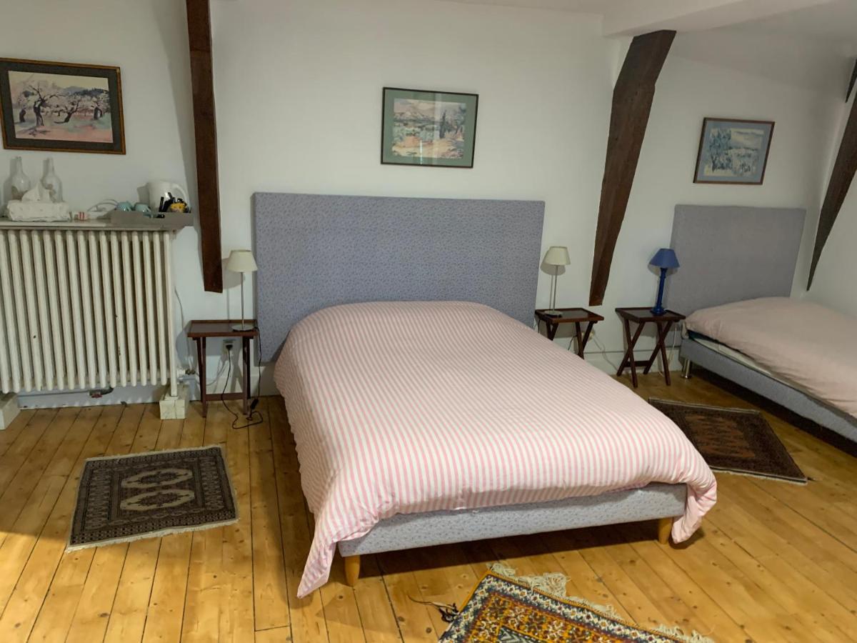 Bed and Breakfast Le Manoir Des Breholles Goustranville Exterior foto