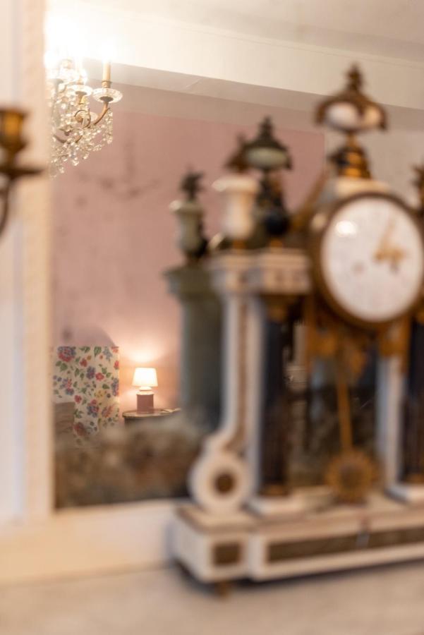 Bed and Breakfast Le Manoir Des Breholles Goustranville Exterior foto
