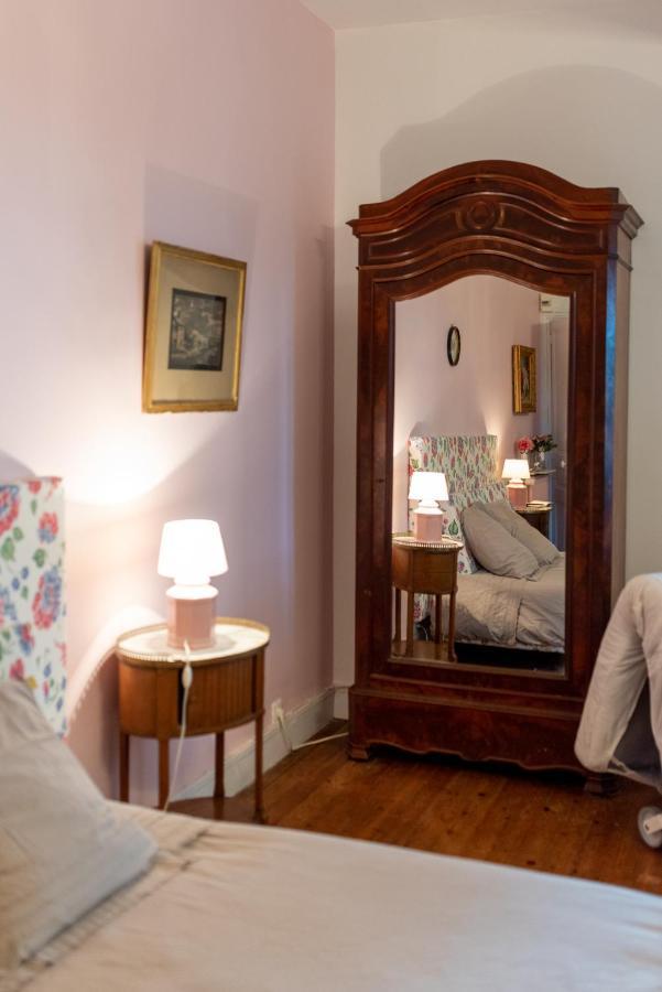 Bed and Breakfast Le Manoir Des Breholles Goustranville Exterior foto