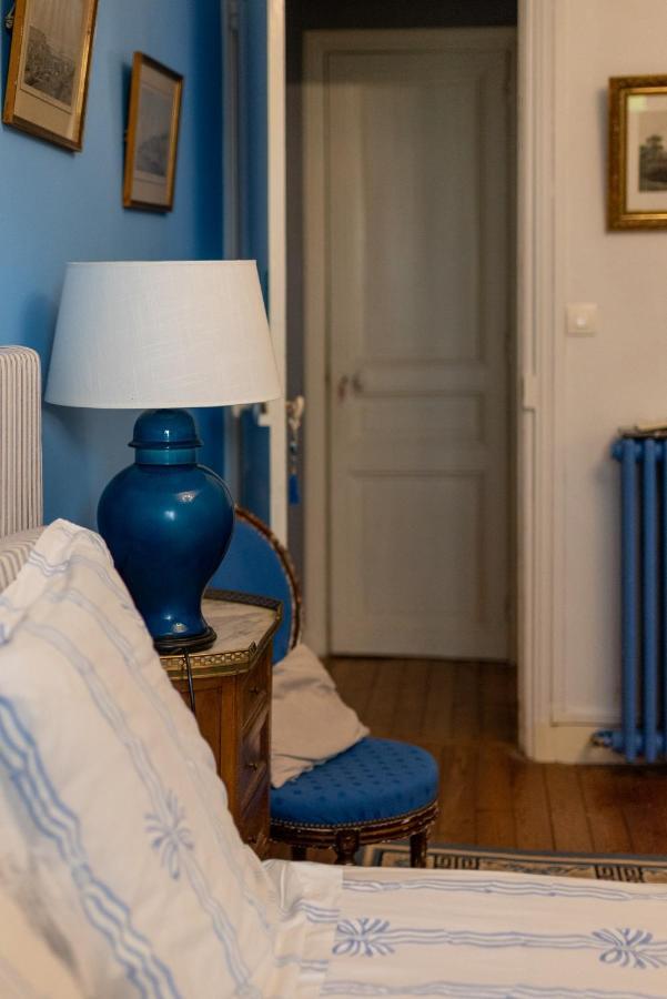 Bed and Breakfast Le Manoir Des Breholles Goustranville Exterior foto