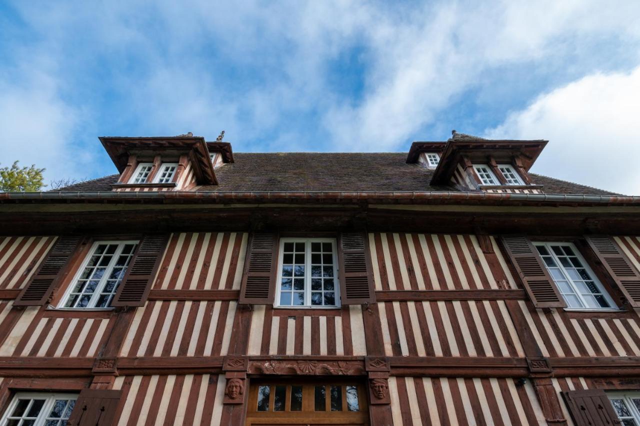 Bed and Breakfast Le Manoir Des Breholles Goustranville Exterior foto